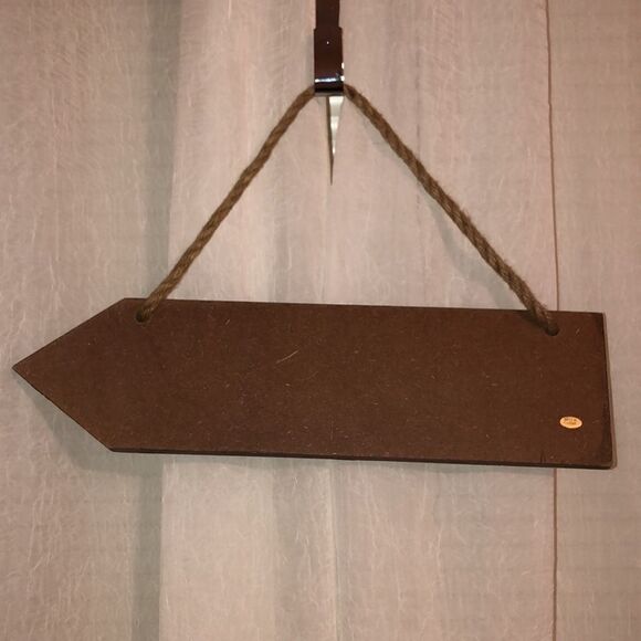Hand Painted Hanging on Twisted Burlap “Canoe Rentals” Arrow Sign - Picture 2 of 8